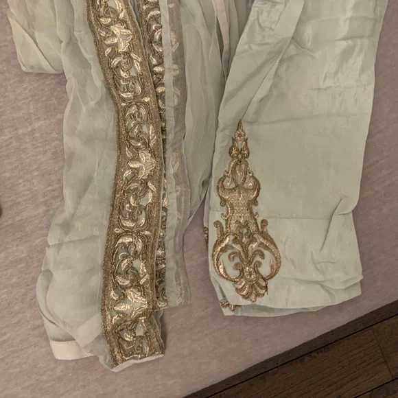 Indian Suit - Picture 6 of 6